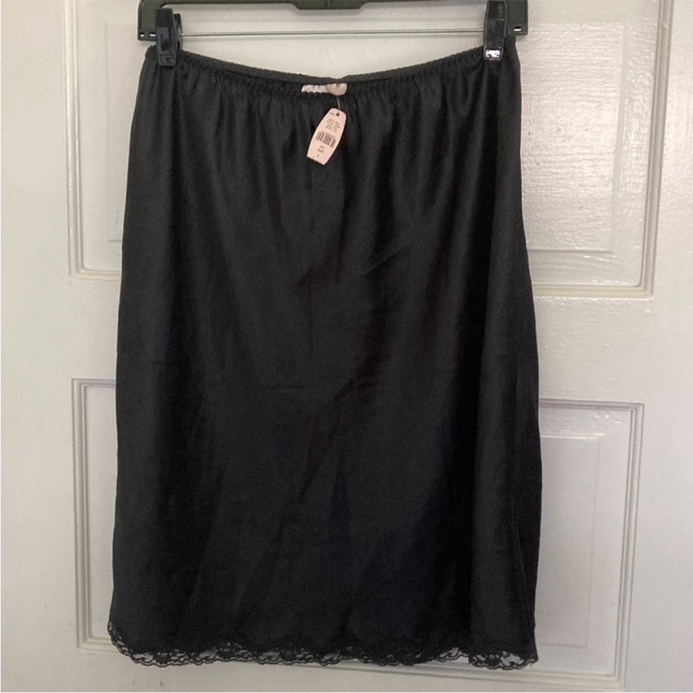 NWT Women's Victoria's Secret Slip skirt size L large black
